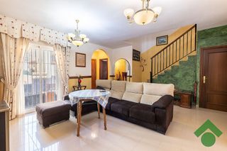 Casa adosada en venta en Ogíjares
