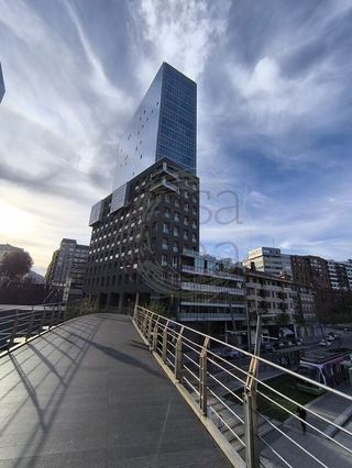 Garaje en alquiler en Barrio de Abando en Bilbao