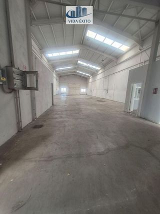 Nave industrial en alquiler en Renfe - Bulevar 1º y 2º Fase en Jaén