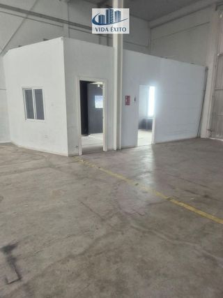 Nave industrial en alquiler en Renfe - Bulevar 1º y 2º Fase en Jaén