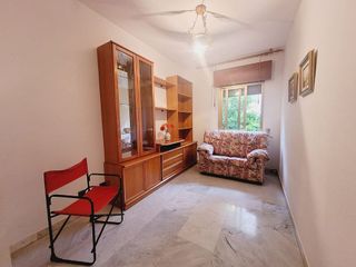 Piso en alquiler en La Buhaira en Sevilla