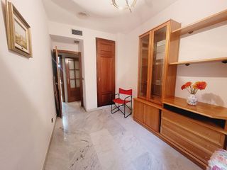 Piso en alquiler en La Buhaira en Sevilla