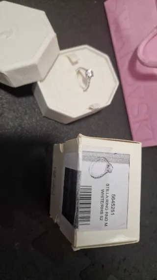 Anillo swarovski nuevo talla 52