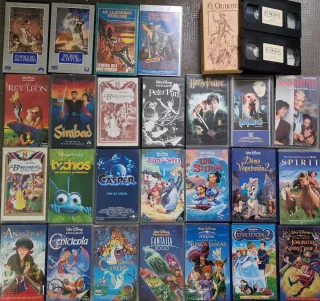 Lote 30 Cintas VHS Clásicos Disney y Cine