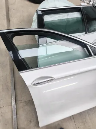 Puerta Delantera Derecha BMW F10/F11 Blanca