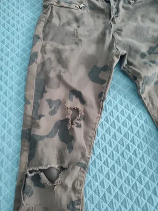 Vaqueros mujer estampado militar talla 38