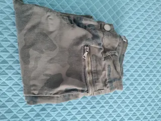 Vaqueros mujer estampado militar talla 38