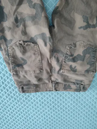 Vaqueros mujer estampado militar talla 38