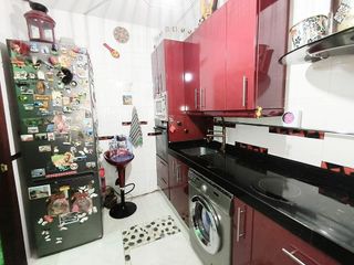 Piso en venta en Colores - Entreparques en Sevilla