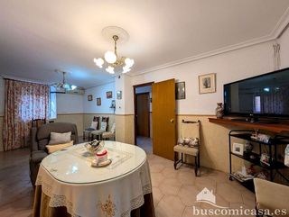 Chalet en venta en Linares