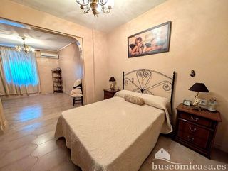 Chalet en venta en Linares