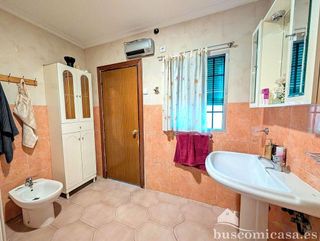 Chalet en venta en Linares