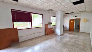 Local comercial en alquiler en Nueva Andalucía en Almería