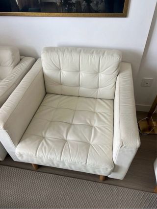 Conjunto Sofá, sillones y puf de piel blanco Ikea