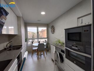 Piso en alquiler en Plaza España - Villa Pilar - Reyes Católicos - Vadillos en Burgos