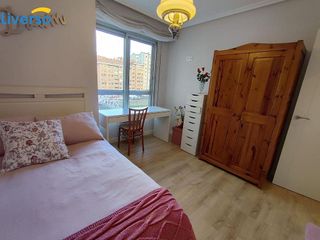 Piso en alquiler en Plaza España - Villa Pilar - Reyes Católicos - Vadillos en Burgos