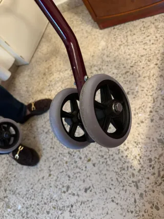 Andador adulto con asiento