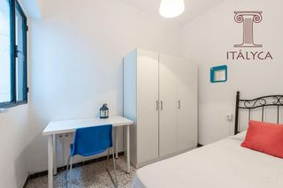 Piso en venta en San Gil en Sevilla