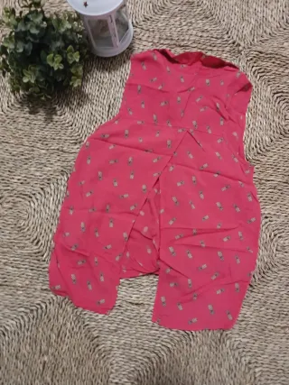 Blusa fucsia con piñas talla XS Bershka