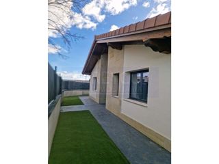 Chalet en venta en Haro