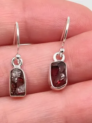 Plata de Ley 925 y Granate Natural