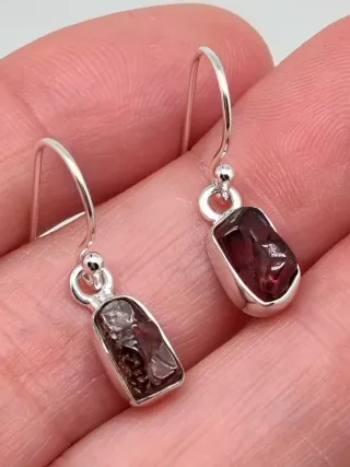 Plata de Ley 925 y Granate Natural