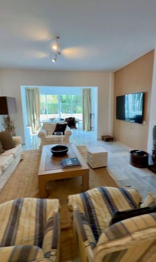 Piso en alquiler en Nagüeles Alto en Marbella