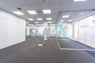 Local comercial en alquiler en Milán - Pumarín - Teatinos en Oviedo