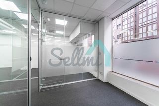 Local comercial en alquiler en Milán - Pumarín - Teatinos en Oviedo