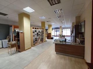 Local comercial en alquiler en Antigua Estación FFCC - San Agustín en Burgos