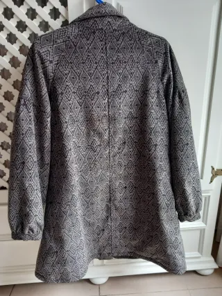 Chaquetón acolchado estampado