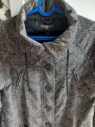 Chaquetón acolchado estampado