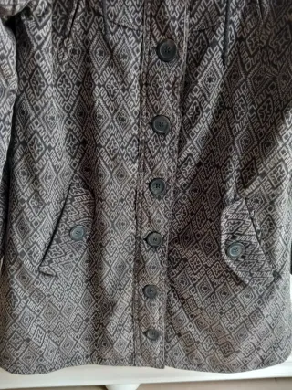 Chaquetón acolchado estampado