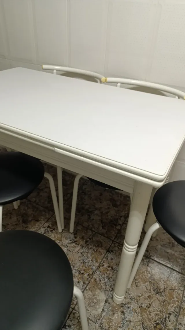 Mesa de cocina y 6 sillas