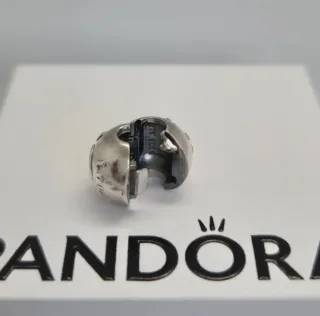 Clip Family Love Original Pandora Oro y Plata.