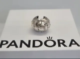 Clip Family Love Original Pandora Oro y Plata.