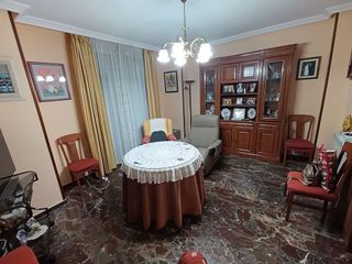 Piso en venta en Linares