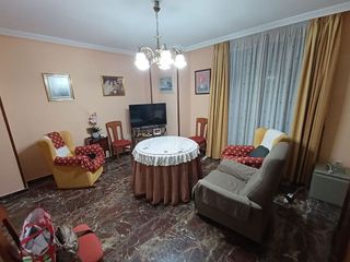 Piso en venta en Linares