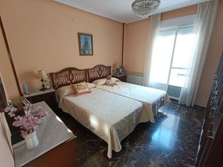 Piso en venta en Linares