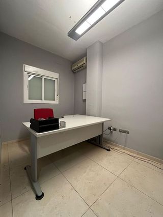 Edificio en venta en Carmona