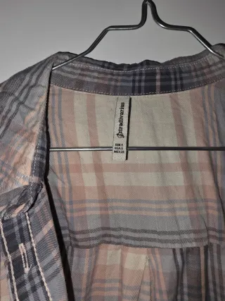 Camisa cuadros Stradivarius gris y rosa
