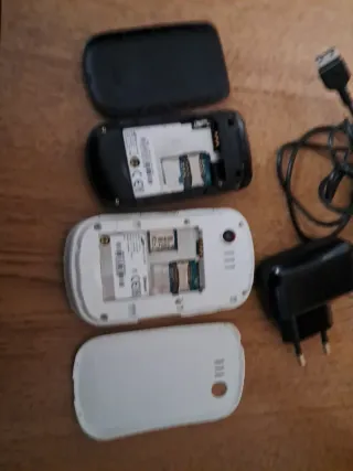 Teléfono Samsung Rojo y Blanco sin batería