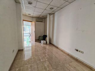 Local comercial en alquiler en Creu de Barberà en Sabadell