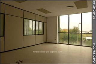 Oficina en alquiler en Sant Just Desvern