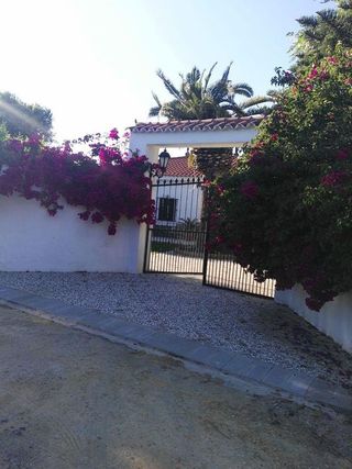 Chalet en venta en Carmona