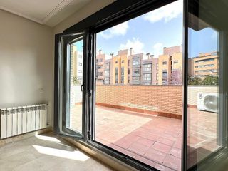 Piso en alquiler en Montecarmelo en Madrid