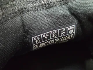 Botas de mujer negras y grises