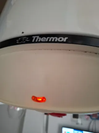 Calentador 80 Lts Blanco y Rojo