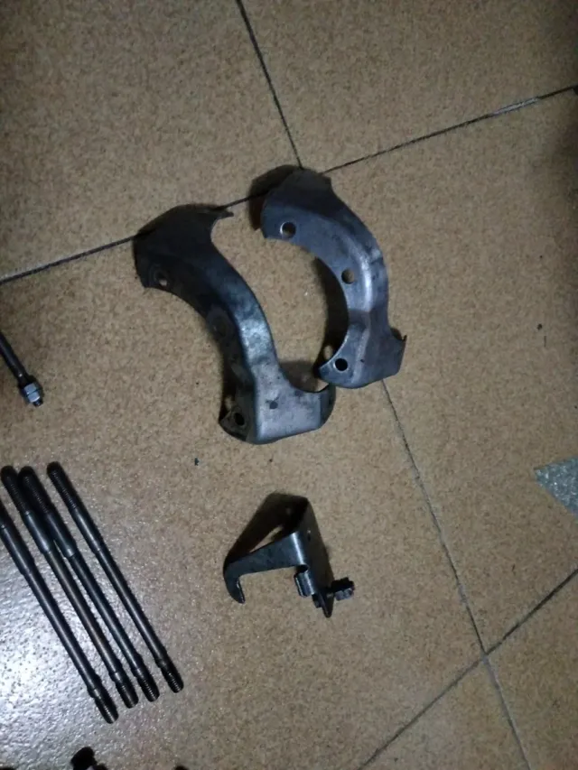 Mobylette tornillos del motor