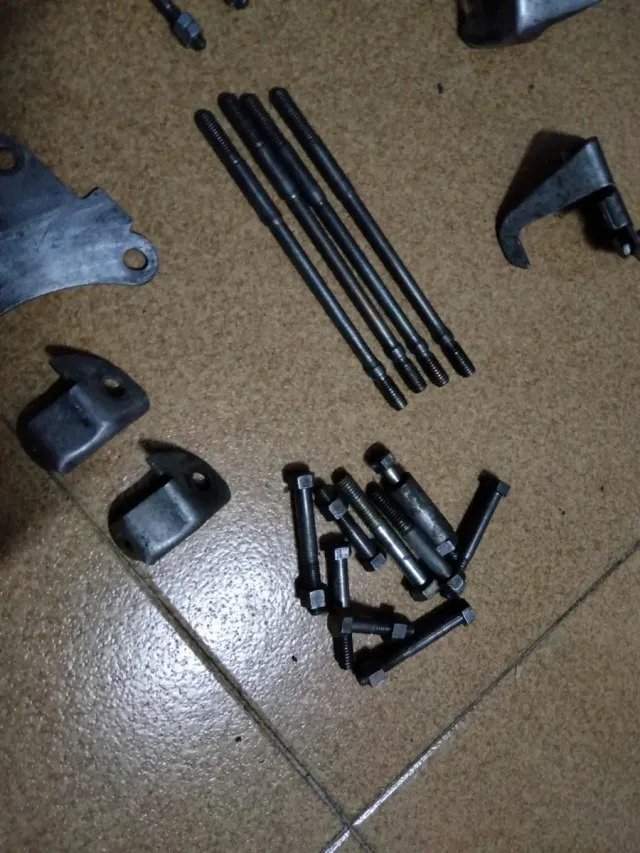 Mobylette tornillos del motor